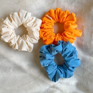 Sweat-ready Scrunchies van easy dry spandex