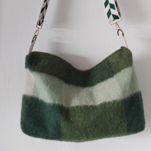 Unieke crossover tas – handgemaakt van vintage deken