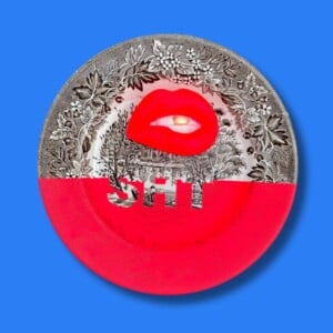 Vintage funky wandbordje "SHT hot lips - roze"