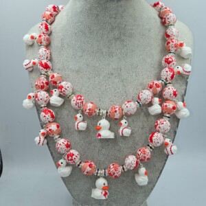 Bloody Duckies, een handgemaakte Halloween ketting.