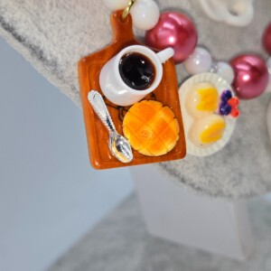 Breakfast Lovers, een handgemaakte ketting voor de echte ontbijfan.