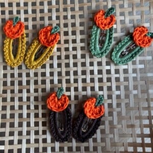🎃 Handgemaakte haarspeld – Pompoen (geel)