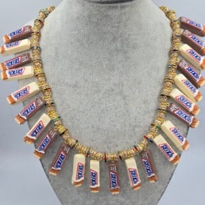 Je bent jezelf niet als het honger hebt; een handgemaakte one-of-a-kind ketting