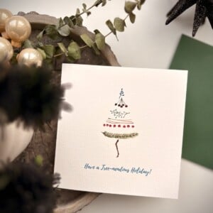 Schattige handgeschilderde kerstkaart van minimalistisch kerstboompje - Kerstboompje I