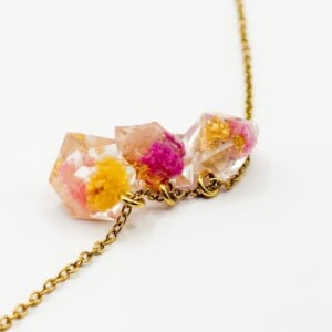 Kristalvormige Cluster Ketting met Echte Bloemen uit Lissabon (Late Bloomers)