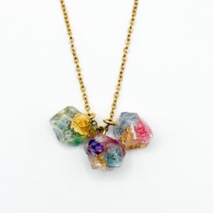 Kristalvormige Cluster Ketting met Echte Bloemen uit Lissabon (Late Bloomers)