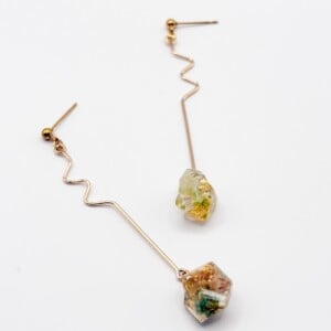 Lange Sierlijke Kristalhanger Oorbellen met Echte Bloemen uit Lissabon (Late Bloomers)