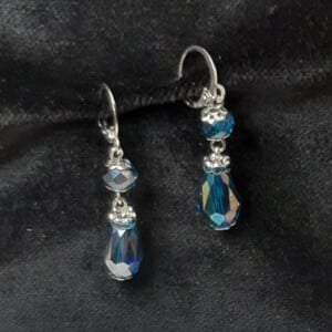 Oorbellen Collectie: Glans en kleur Blauw/Geel/Rood/Groen: Handgemaakt met glazen kralen