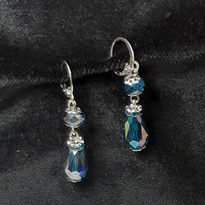 Unieke oorbellen: Blauw/Geel/Rood: Handgemaakt met glazen kralen