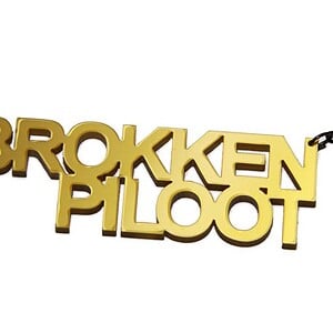 Brokkenpiloot! naamketting (goud)