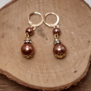 Chic Bronze: handgemaakte oorbellen met glazen kralen