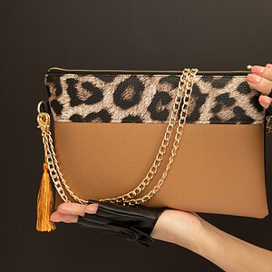 Clutch Cheetah Brown