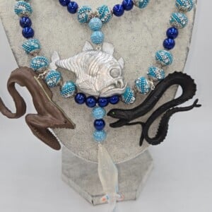 De diepzee ketting met unieke diepzee creaturen.