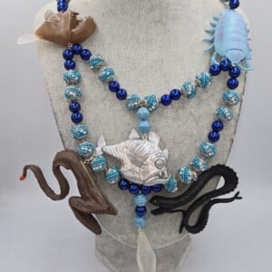 De diepzee ketting met unieke diepzee creaturen.