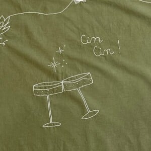 Feestelijk tafellaken “Facciamo un brindisi” – handgeborduurd