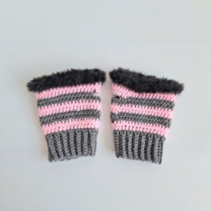 Gehaakte handschoenen - gehaakte vingerloze handschoenen | Donkergrijs, lichtroze en zwart