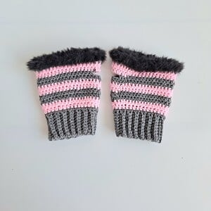 Gehaakte handschoenen - gehaakte vingerloze handschoenen | Donkergrijs, lichtroze en zwart