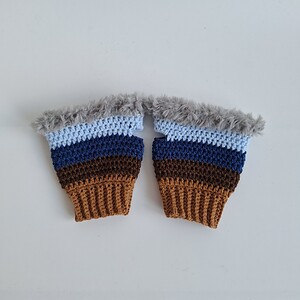 Gehaakte handschoenen - gehaakte vingerloze handschoenen | Karamel bruin, donkerbruin, donkerblauw, lichtblauw en lichtgrijs