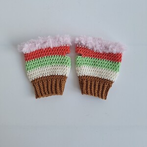 Gehaakte handschoenen - gehaakte vingerloze handschoenen | Karamelbruin, crème, lichtgroen, koraaloranje en lichtroze