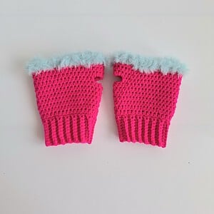 Gehaakte handschoenen - gehaakte vingerloze handschoenen | Knalroze en lichtblauw