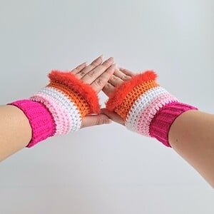 Gehaakte handschoenen - gehaakte vingerloze handschoenen | Lesbische Pride vlag