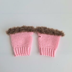 Gehaakte handschoenen - gehaakte vingerloze handschoenen | Lichtroze en bruin