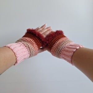 Gehaakte handschoenen - gehaakte vingerloze handschoenen | Lichtroze, poeder roze, koraaloranje, roestbruin en wijnrood