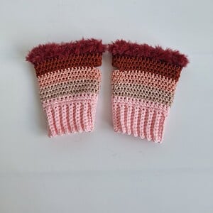 Gehaakte handschoenen - gehaakte vingerloze handschoenen | Lichtroze, poeder roze, koraaloranje, roestbruin en wijnrood
