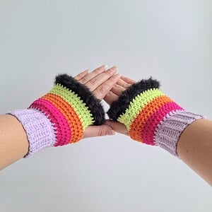 Gehaakte handschoenen - gehaakte vingerloze handschoenen | Lila, knalroze, oranje, limoengroen en zwart