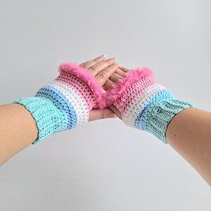Gehaakte handschoenen - gehaakte vingerloze handschoenen | Mintgroen, lichtblauw, wit, lichtroze en barbieroze