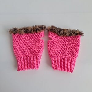 Gehaakte handschoenen - gehaakte vingerloze handschoenen | Neon roze en bruin gemêleerd