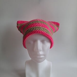 Gehaakte muts | Neon roze en beige