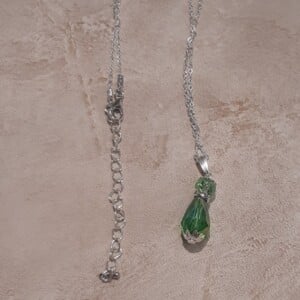 Ketting Collectie: Glans en kleur groen: Handgemaakt met glazen kralen