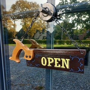 Upcycled vintage metalen zaag –  Open / Closed winkel bord
