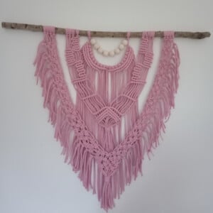 Wanddecoratie, macramé, oud roze
