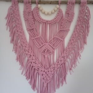 Wanddecoratie, macramé, oud roze