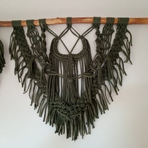 Wanddecoratie, macramé, kaki