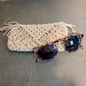Zonnebril-etui, macramé, écru