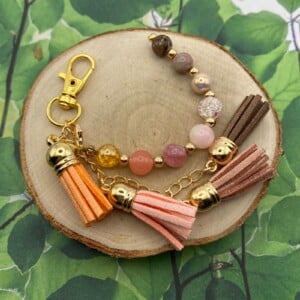 Handgemaakte bag charm met kralen en kwastjes - HG30066