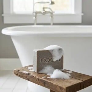 Handmade Scrubzeep- geur: zwarte peper, kardemom