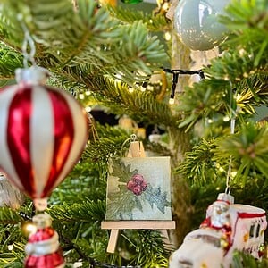 KUNSTBAL - Hulstblaadjes - Handgeschilderd canvas voor in de kerstboom
