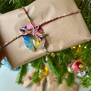 KUNSTBAL - Kerstbal aan tak - Handgeschilderd canvas voor in de kerstboom