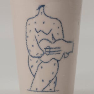 Beker2, keramiek (gietklei) met onderverfglazuurpotlood tekening, Nicolaas Maathuis (NIC-O)