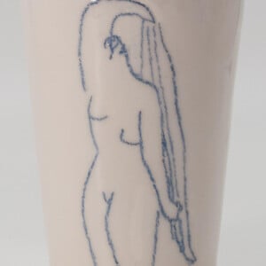 Beker3, keramiek (gietklei) met onderverfglazuurpotlood tekening, Nicolaas Maathuis (NIC-O)