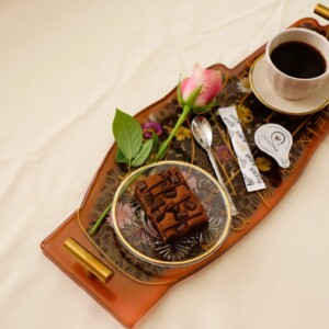 Coffee tray "hand with coffee beans and flowers"