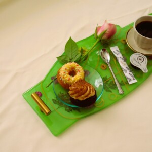 Coffee tray "hand with flowers"