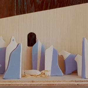 Design kerststal keramiek (standaard). Genummerd en gesigneerd in ovp. Nicolaas Maathuis (NIC-O)