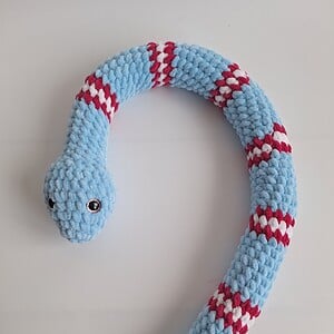 Gehaakte knuffel | Lichtblauw, knalroze en wit
