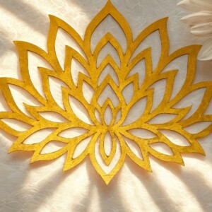 Handgemaakte Houten Lotus – Laser Gesneden, Geschuurd & Geverfd – Decoratieve Bloem 27x34 cm