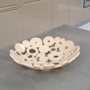 Handgemaakte schaal keramiek, gesigneerd en genummerd(Ø 40 cm) Nicolaas Maathuis (NIC-O)